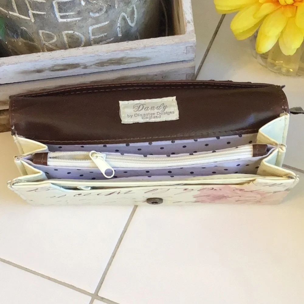 ‘Disaster Designs by London’ Post Card Wallet - Picture 4 of 8